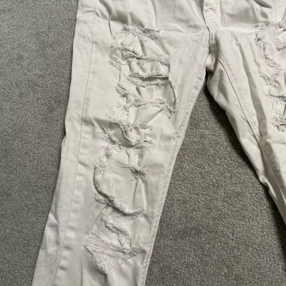 American Eagle Straight Leg White Destroyed Size 5 - Picture 3 of 5